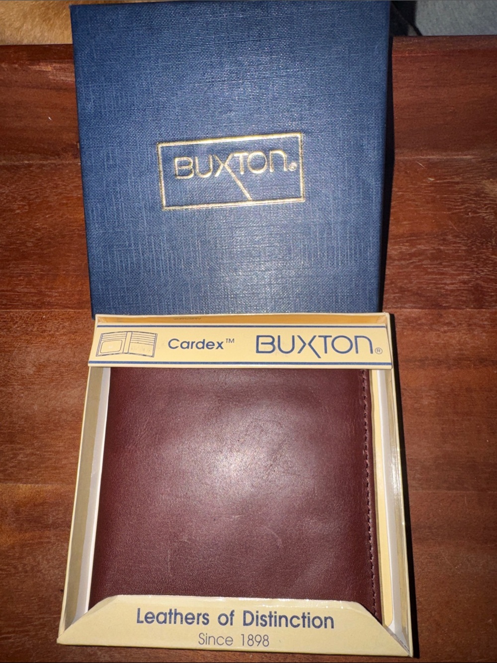 Vintage Buxton Burgundy Leather Bifold
Wallet NEW in Box 80s Men's